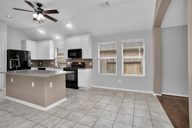 Building Photo - 28234 Sweet Oak Ln