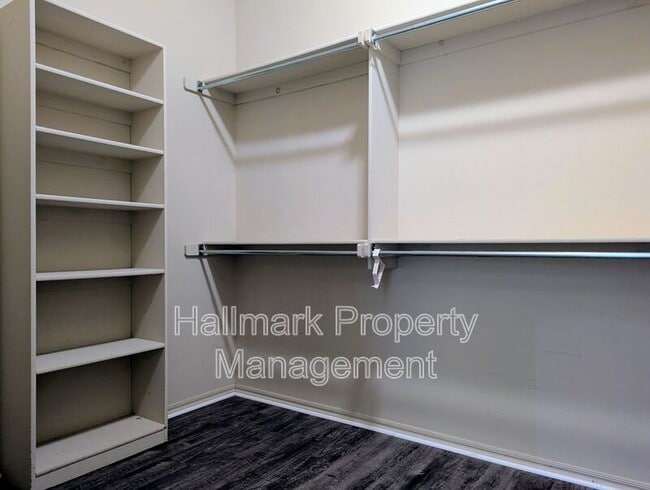 Building Photo - 2705 SE 92nd Cir