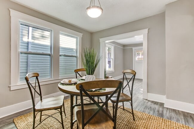 Building Photo - 513 E 36th St