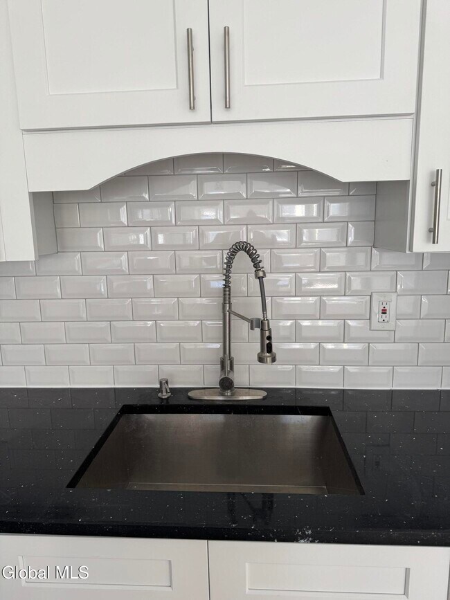 Building Photo - 445 5th Ave