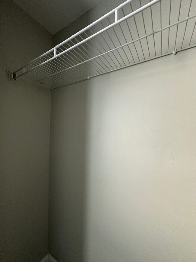 Building Photo - Backyard Nights & Front Porch Mornings — Cozy 3BR Brick Ranch in Fairlawn