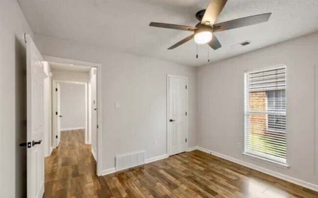 Building Photo - 5428 Bradley Dr