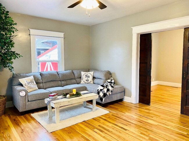 Building Photo - Summer Move-In Special – 50% Off June Rent! 2-bedroom, 1.5-bath move in ready!