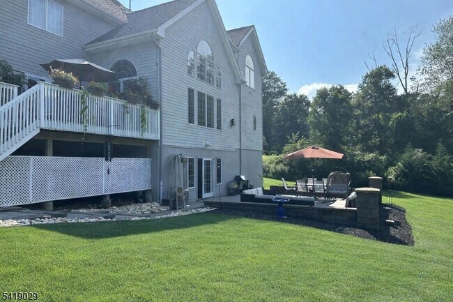 Building Photo - 104 Darren Dr