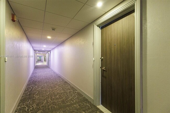 Building Photo - 300 Bayview Dr