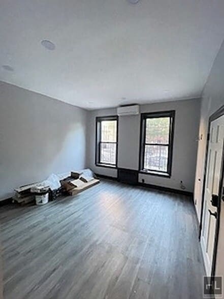 Building Photo - 370 Miller Ave