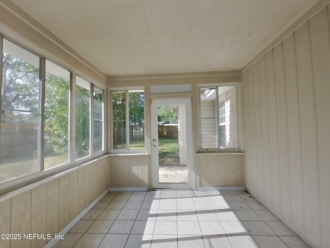 Building Photo - 84092 St James Ct