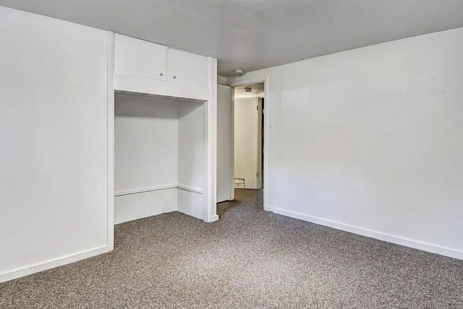 Building Photo - PRICE DROP!!!  Beautiful 3 Bed / 1 Bath Garden Apartment in Prime Boulder Location!