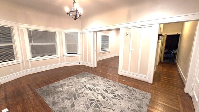 Building Photo - 1522