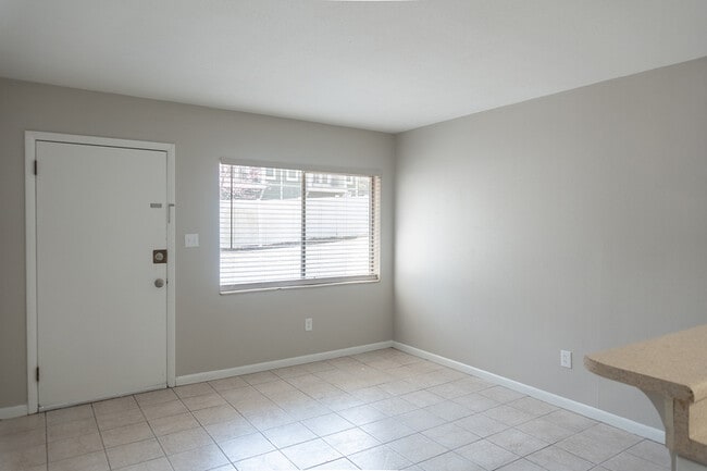 Building Photo - Hayden Road - 414 B