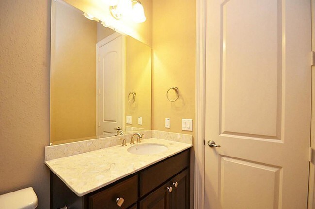 Building Photo - 4802 Fairford Dr