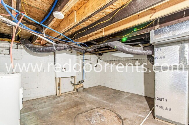 Building Photo - 3207 N Arsenal Ave