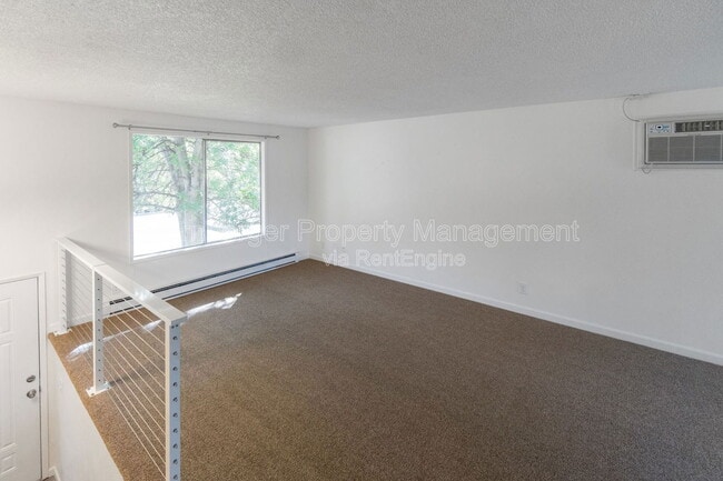 Building Photo - 2618 S Blake Rd