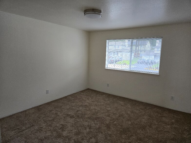 Building Photo - 12716 13th Ln SW