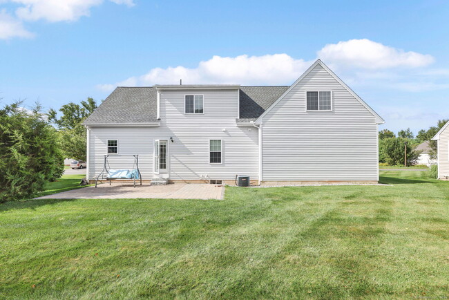 Building Photo - 6 Steeple View Dr