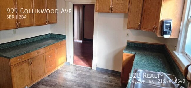 Building Photo - 999 Collinwood Ave