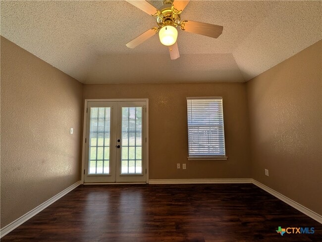 Building Photo - 1644 W County Line Rd