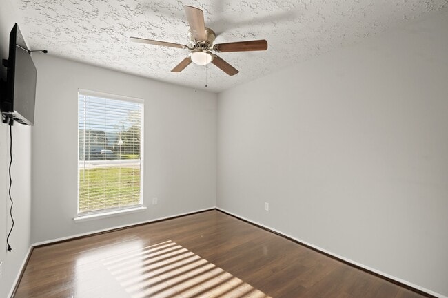 Building Photo - 24030 Silversmith Ln