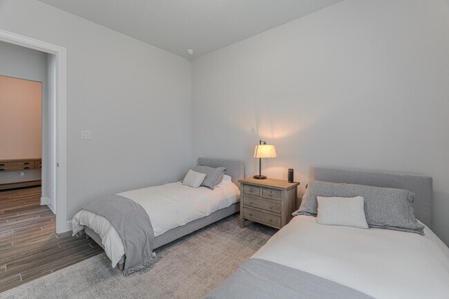 Building Photo - 25018 Pavonia Lake Ln
