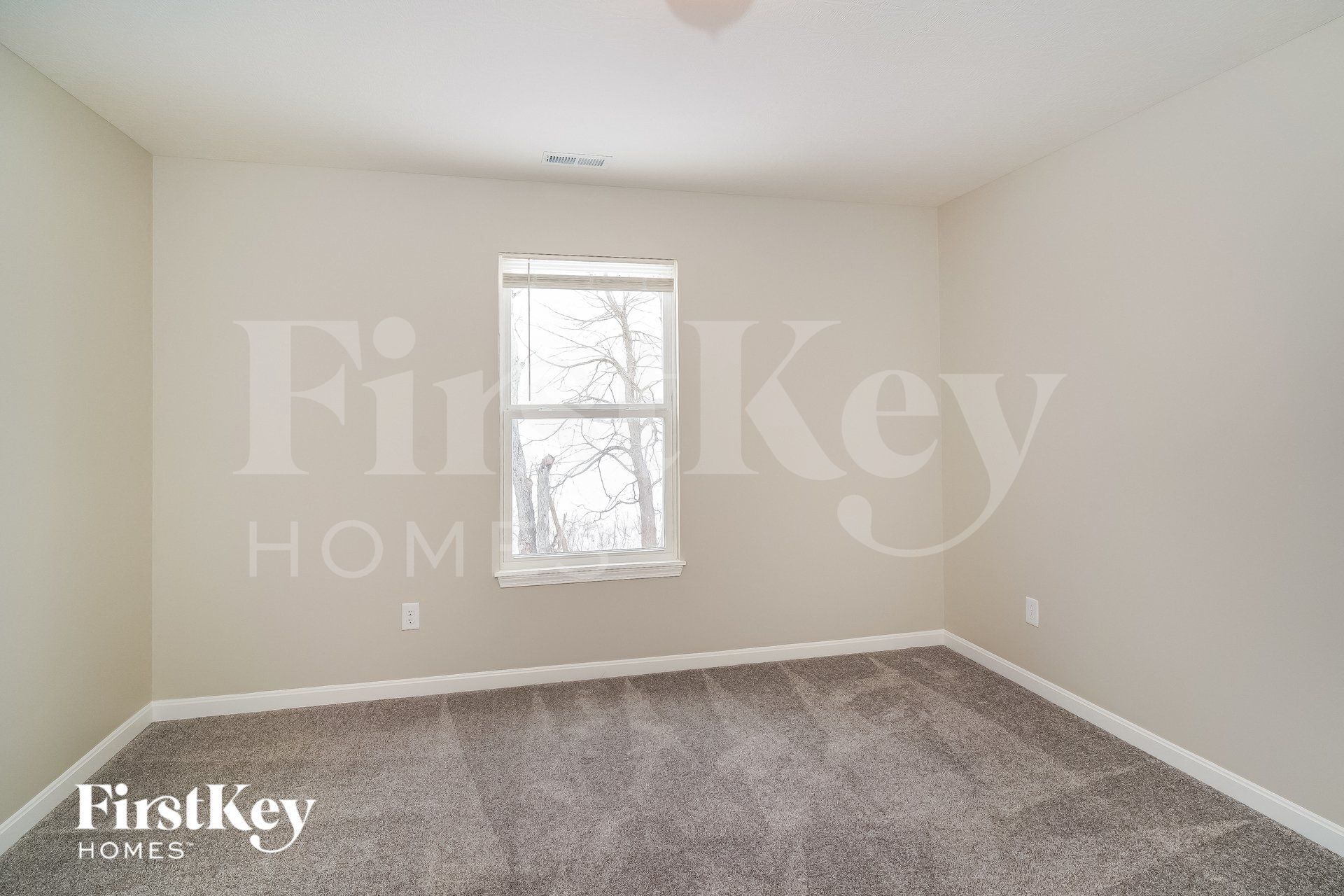 Building Photo - 645 Van Buren St