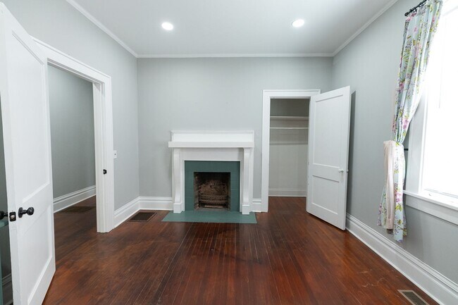 Building Photo - 501 Steele St