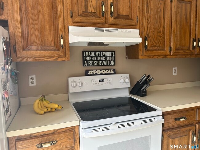 Building Photo - 17 Eagle Rock Cir