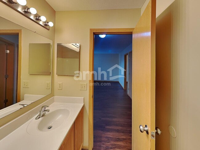 Building Photo - 3985 Boyer Ridge Dr