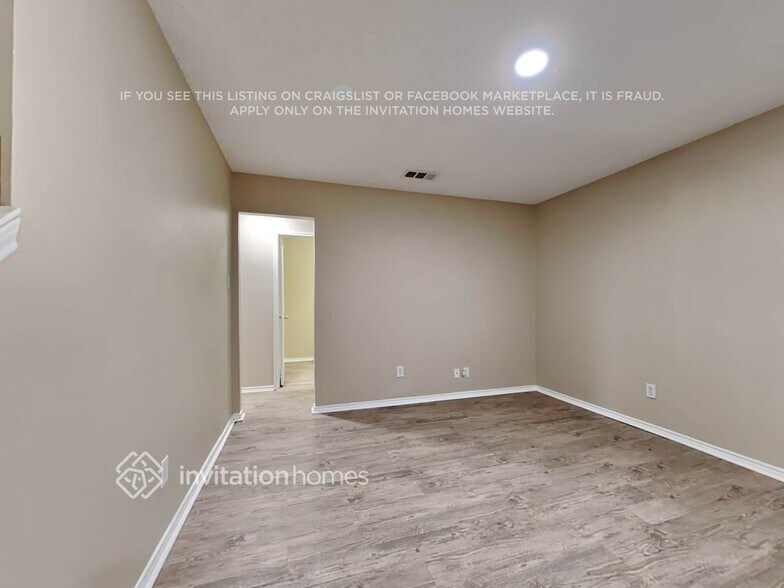 Building Photo - 2104 Wagon Wheel Trail