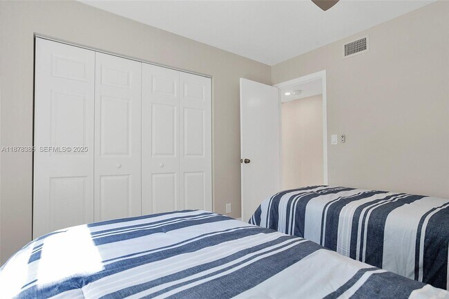 Building Photo - 7527 S Oriole Blvd