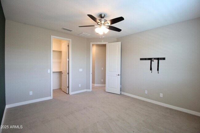 Building Photo - 10463 E Sanger Ave