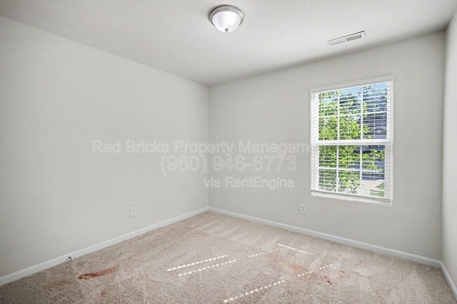 Building Photo - 3306 Ellingford Rd
