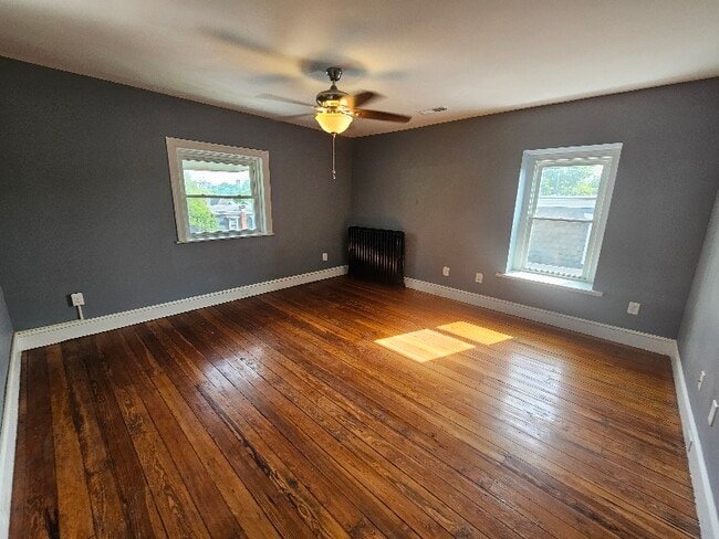 Building Photo - 142 Sumac St