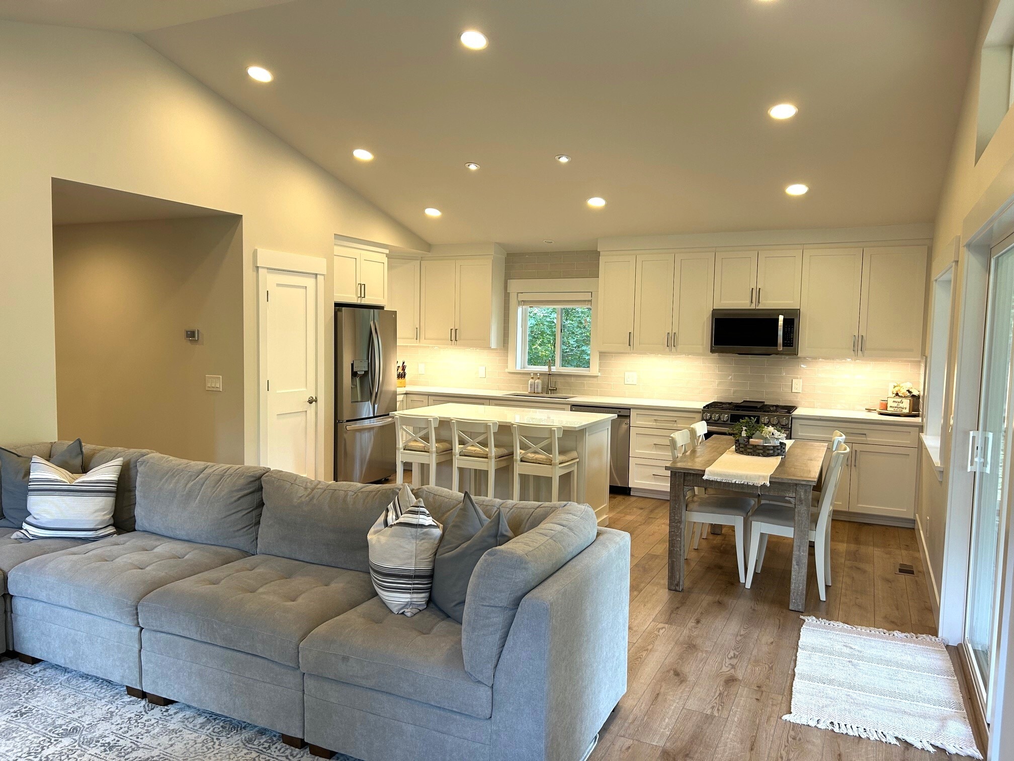 Building Photo - 3016 Memory Ln