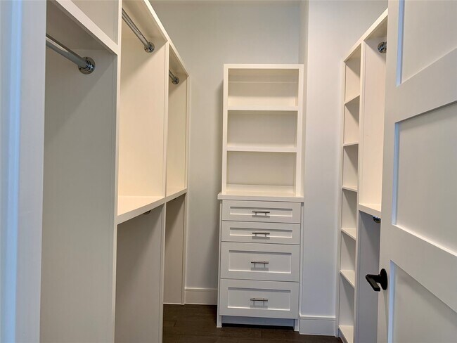 Building Photo - 1505 Malone St