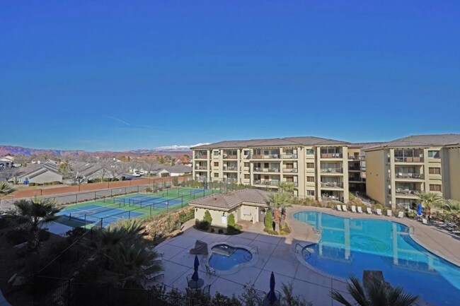 Building Photo - Resort Living with Year-Round Comfort – Estancia Resort