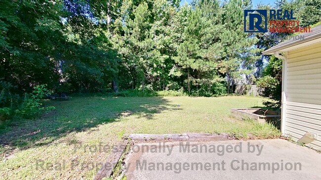 Building Photo - 627 Tabor Ln
