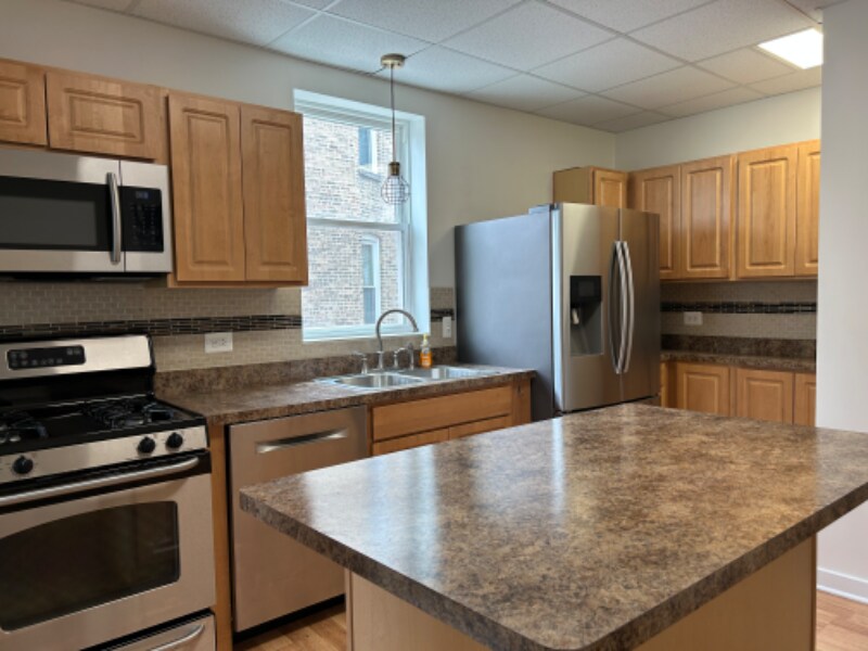 Building Photo - 3841 N Lawndale Ave