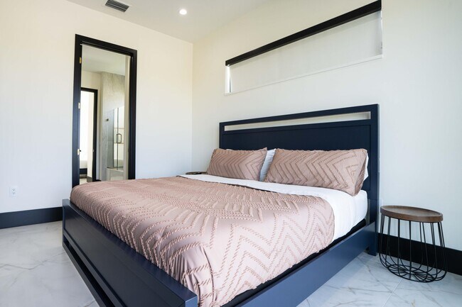 Building Photo - 13480 U.S. Rte 1