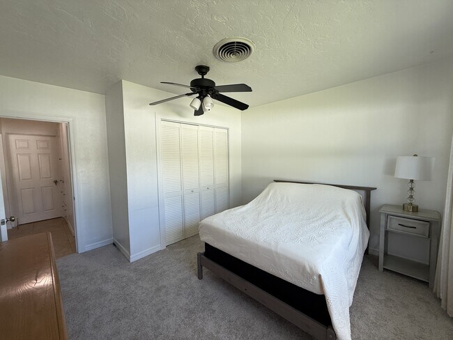 Building Photo - 2309 Tulip St