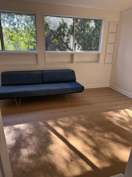 Building Photo - 5924 Hayes Ave