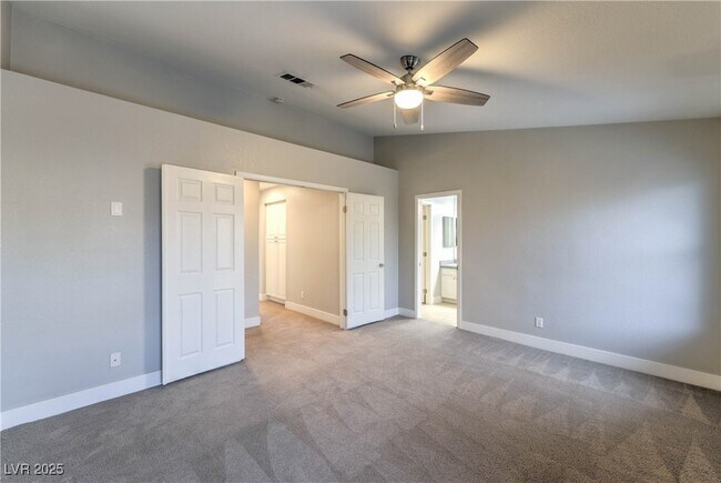 Building Photo - 20 Fantasia Ln