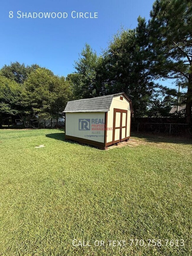 Building Photo - 8 Shadowood Cir SE