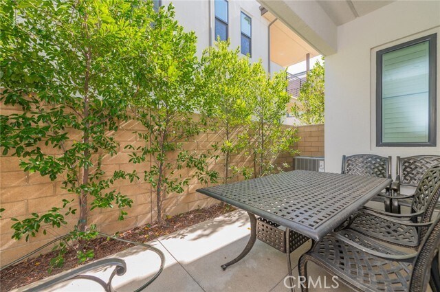 Building Photo - 119 Novel