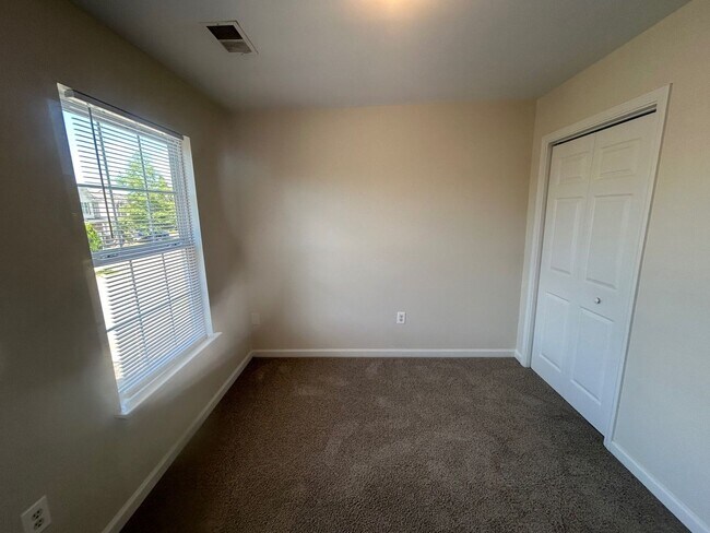 Building Photo - 168 Canal Pl Cir