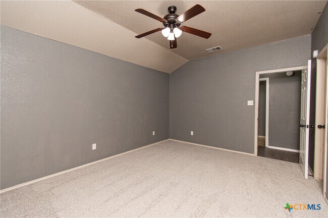 Building Photo - 3200 Alamocitos Creek Dr