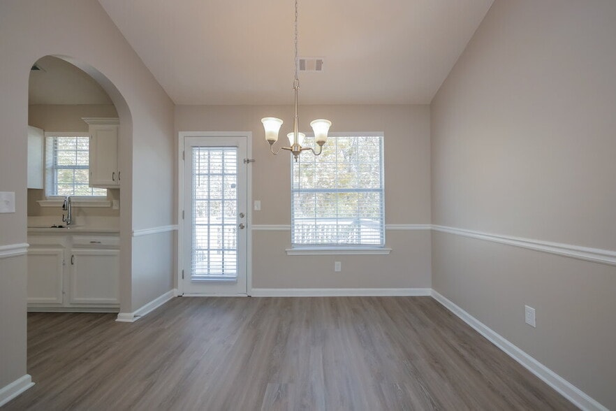 Building Photo - 378 Summer Hill Cir