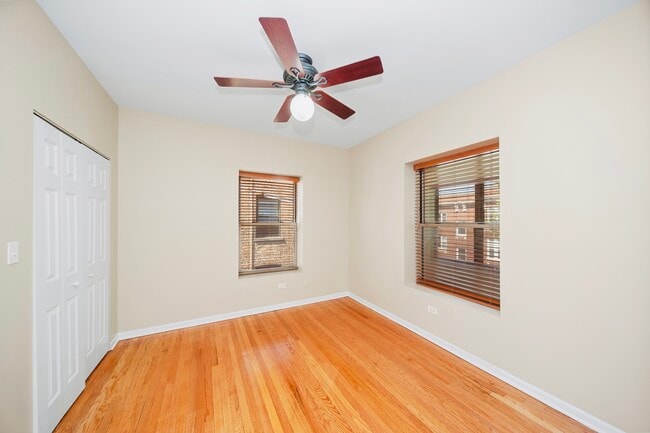 Building Photo - 1243 W Rosemont Ave