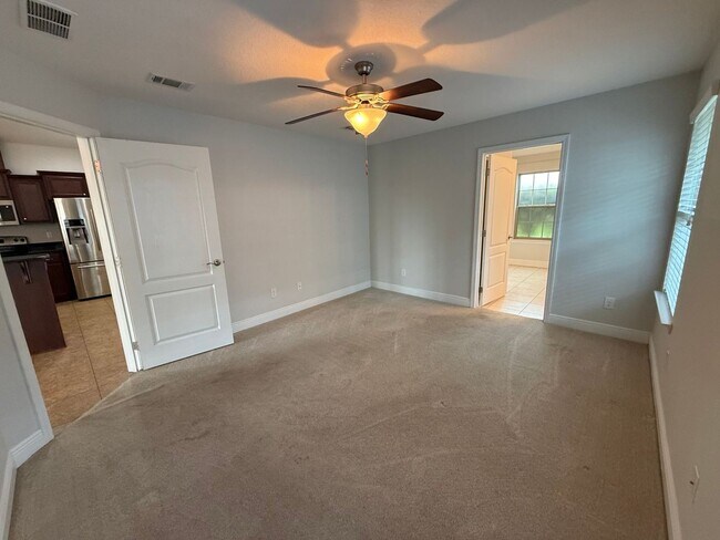 Building Photo - Pensacola - Weatherstone - 4 bedroom, 2 bathroom - w/ lawn care included