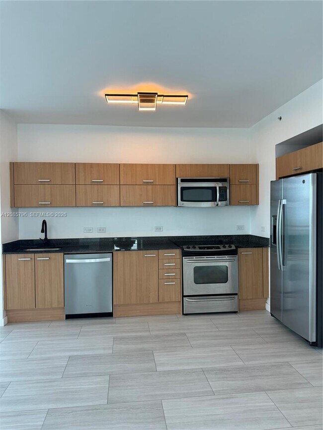 Building Photo - 350 S Miami Ave