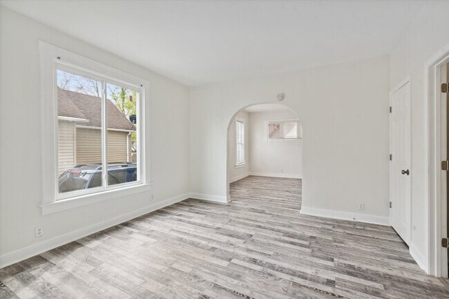 Building Photo - 4039 Vermaas Ave